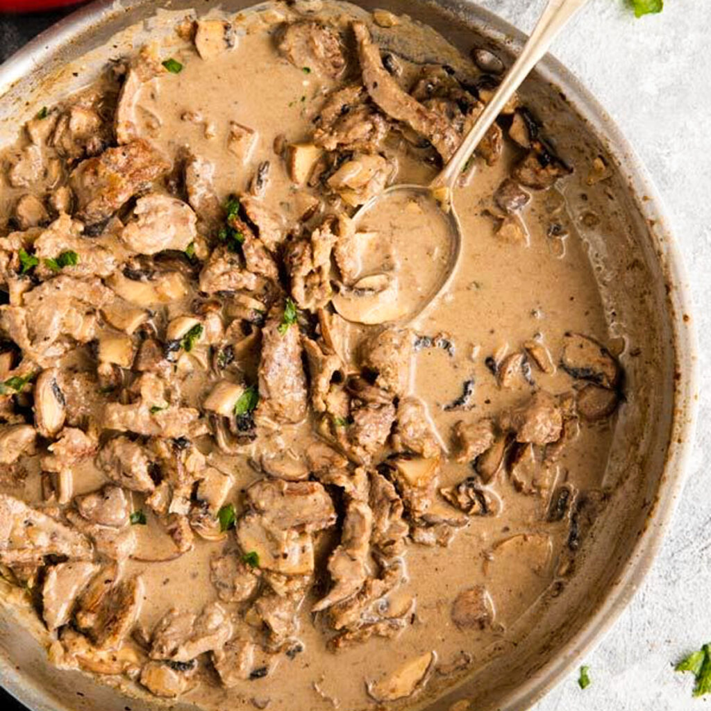 Rindsgeschnetzeltes Stroganoff - AlltagsKitchen