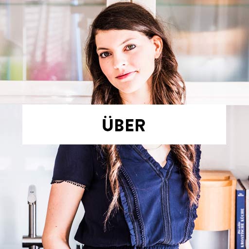 Profilfoto Nora mit weissem Overlay mit text "Über"