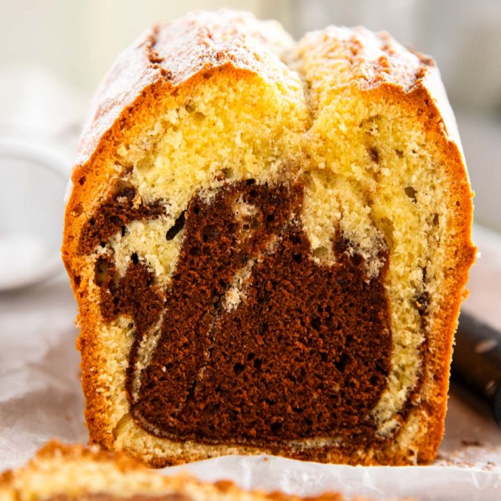 Einfache Lammkeule aus dem Ofen [Rezept mit Video]